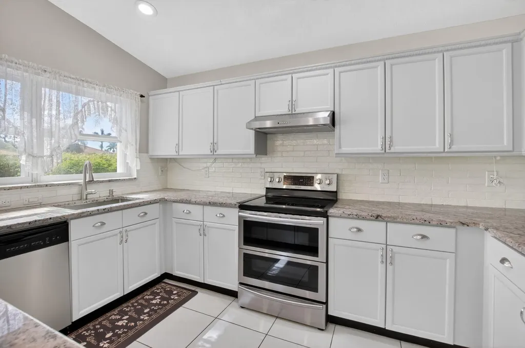 9336 Water Course Way Boynton Beach FL 33437