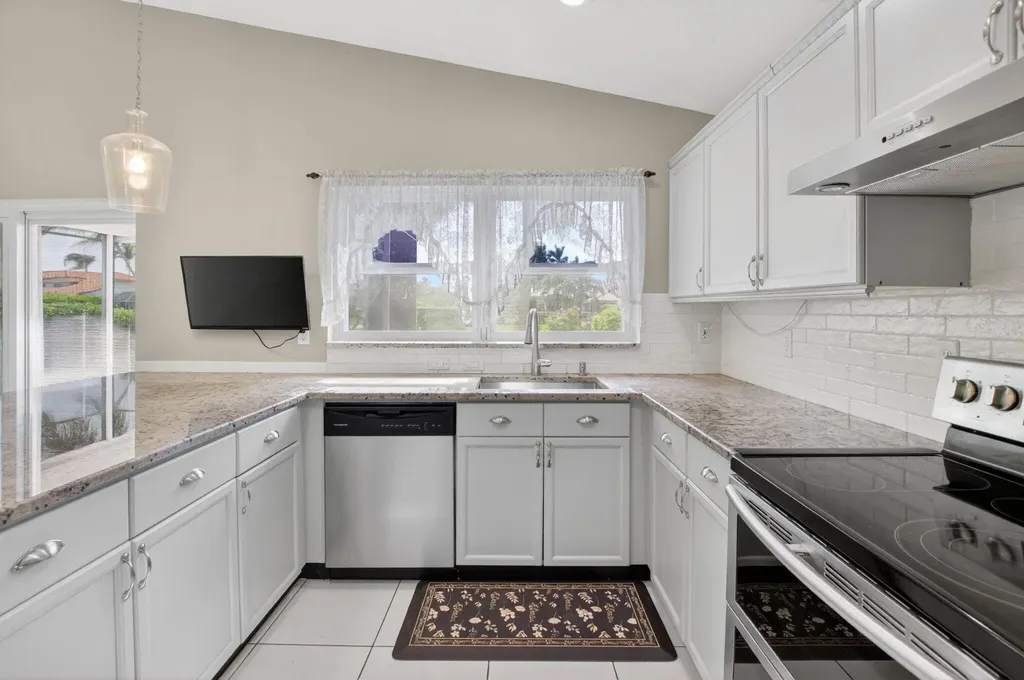 9336 Water Course Way Boynton Beach FL 33437
