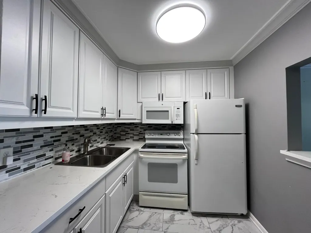 49 B Cambridge B West Palm Beach FL 33417