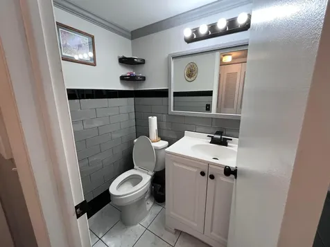 49 Cambridge B West Palm Beach FL 33417