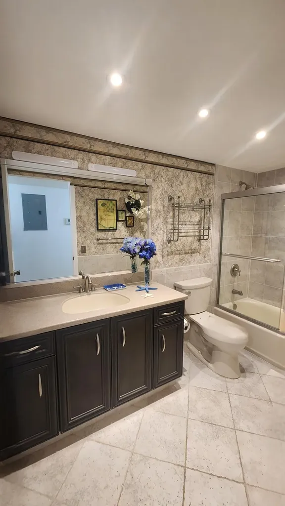 9935 N Belfort Circle Tamarac FL 33321