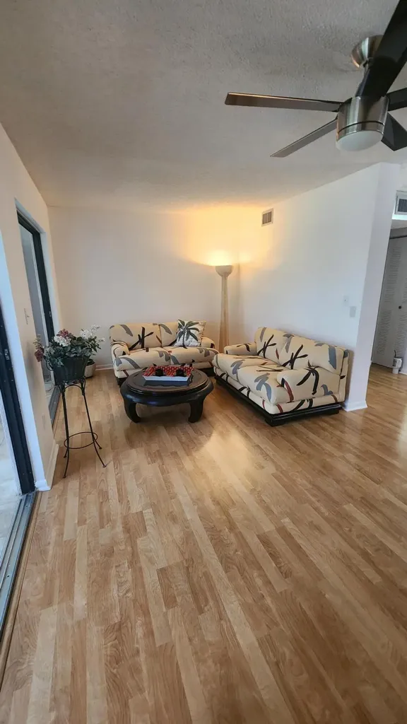 9935 N Belfort Circle Tamarac FL 33321