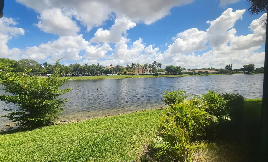 9935 N Belfort Circle Tamarac FL 33321