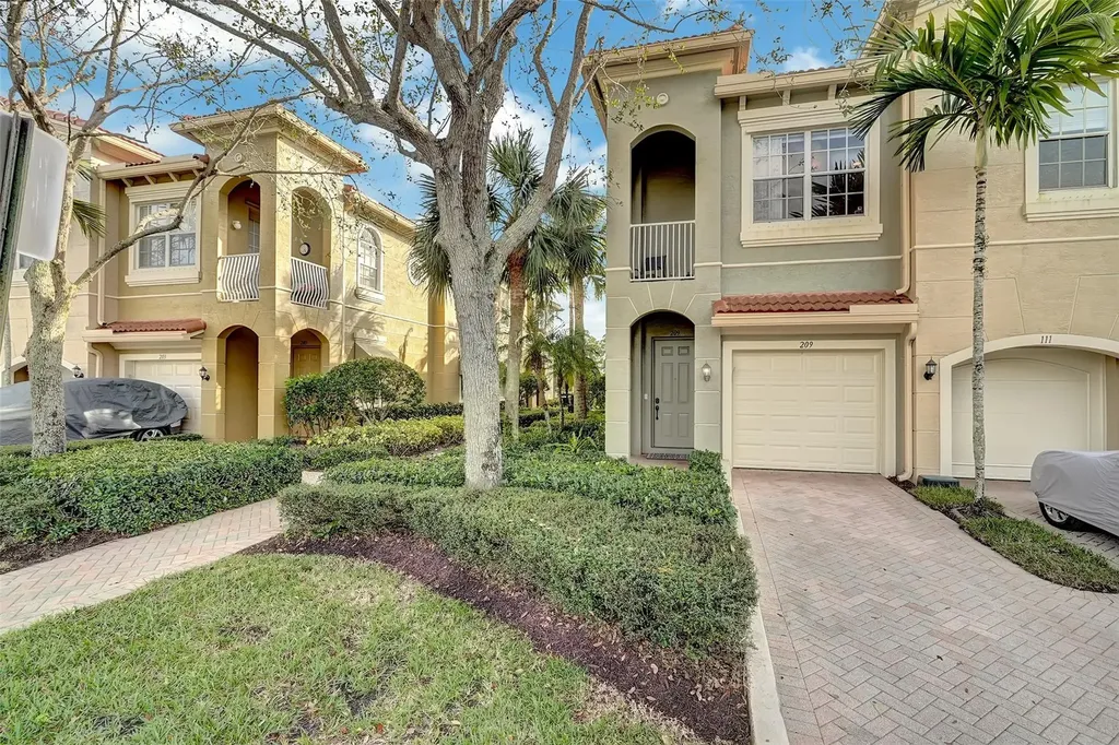 4941 E Bonsai Circle E Palm Beach Gardens FL 33418
