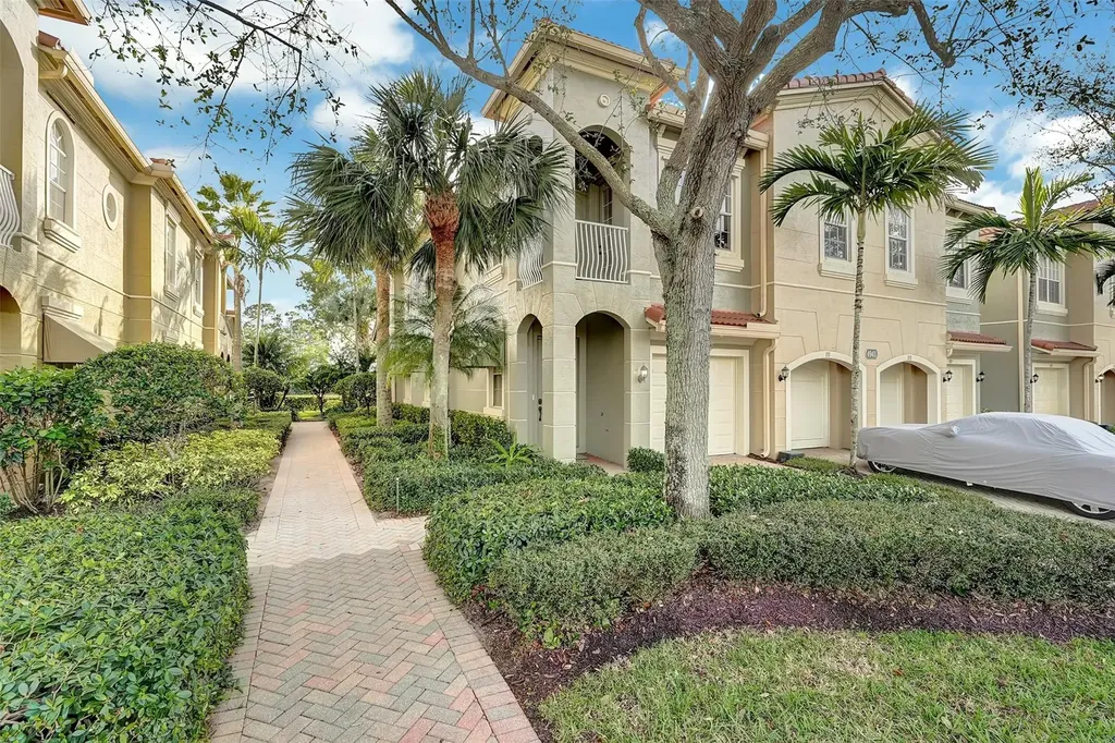 4941 E Bonsai Circle E Palm Beach Gardens FL 33418