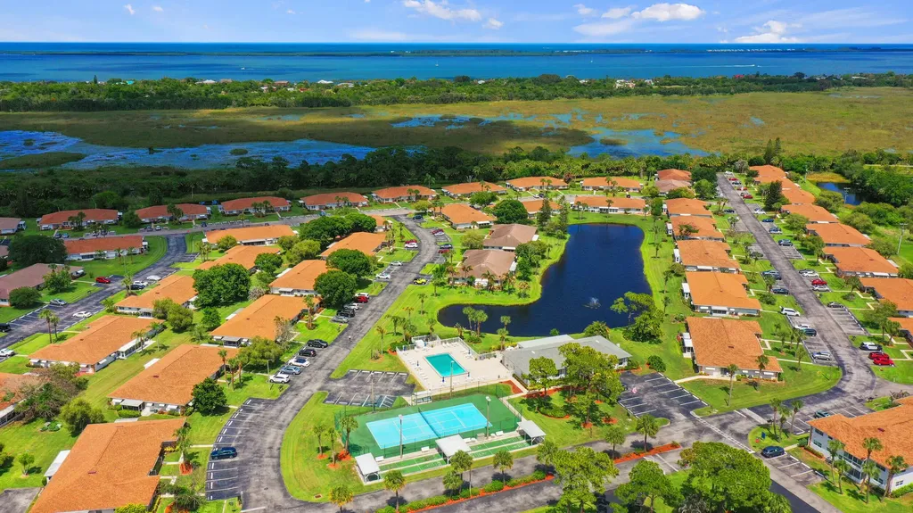 1221 S Lakes End Drive Fort Pierce FL 34982