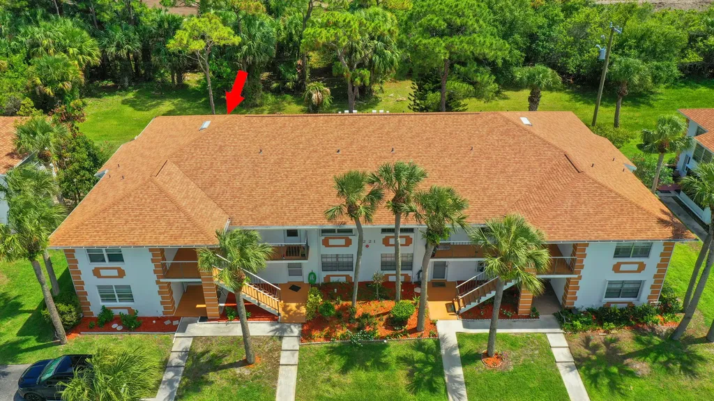 1221 S Lakes End Drive Fort Pierce FL 34982