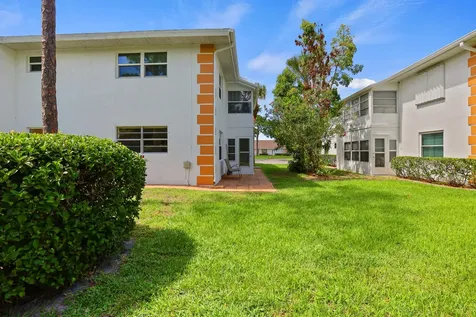 1221 S Lakes End Drive Fort Pierce FL 34982