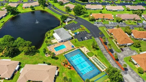1221 S Lakes End Drive Fort Pierce FL 34982