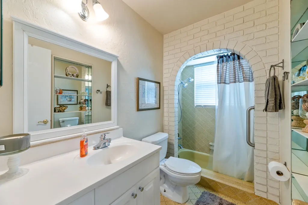 2705 SW 14th Court Deerfield Beach FL 33442