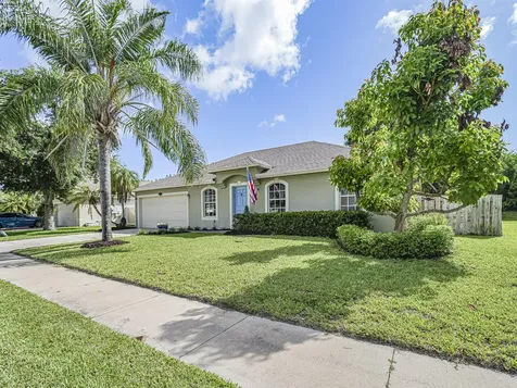 6029 Ridge Lake Circle Vero Beach FL 32967