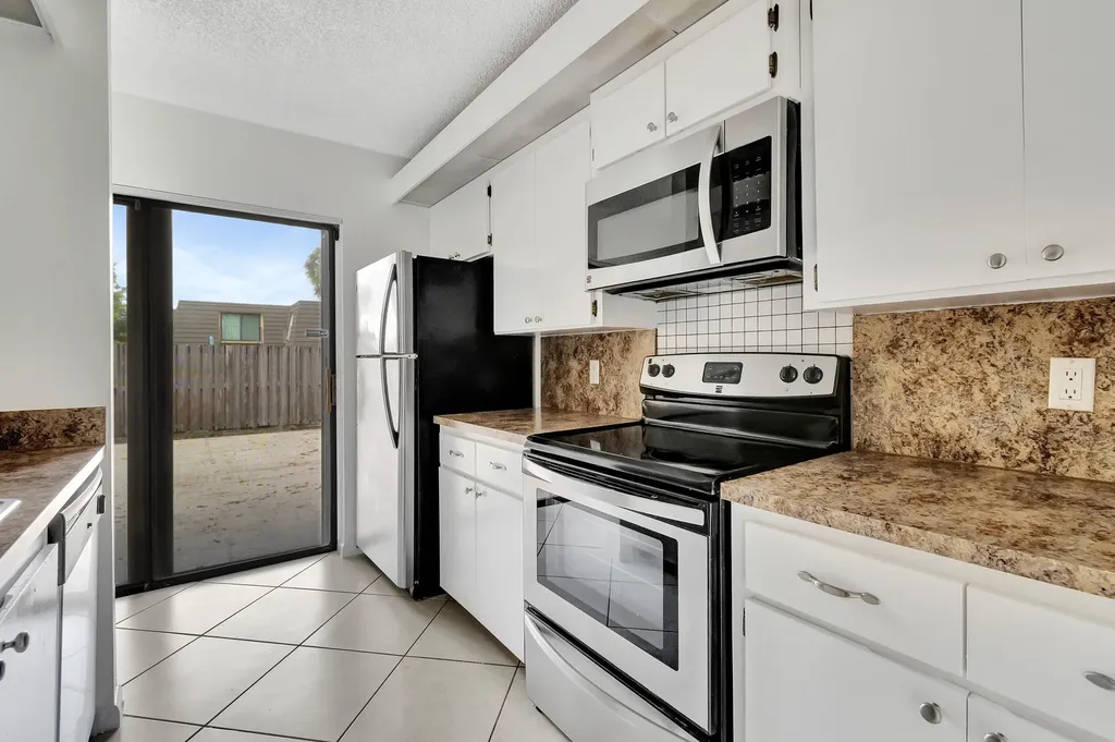 311 3rd Way West Palm Beach FL 33407