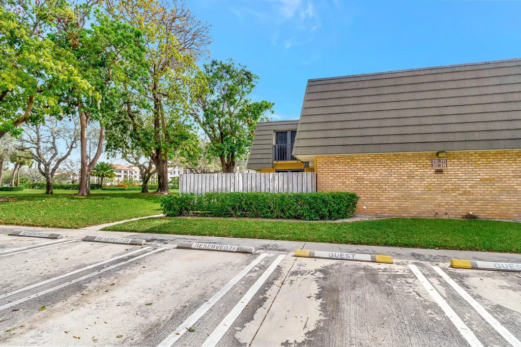311 3rd Way West Palm Beach FL 33407