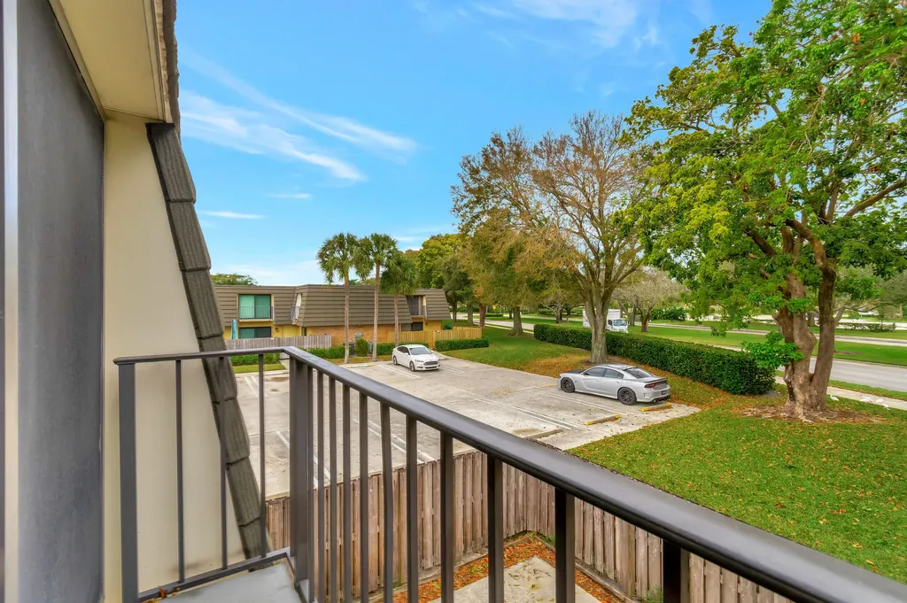 311 3rd Way West Palm Beach FL 33407