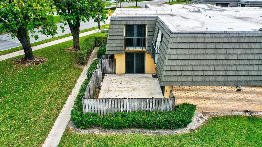 311 3rd Way West Palm Beach FL 33407
