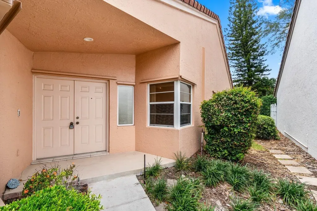 10001 Country Brook Road Boca Raton FL 33428