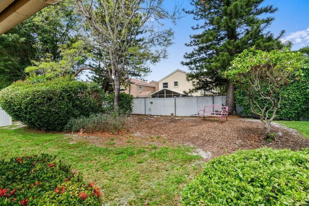 10001 Country Brook Road Boca Raton FL 33428