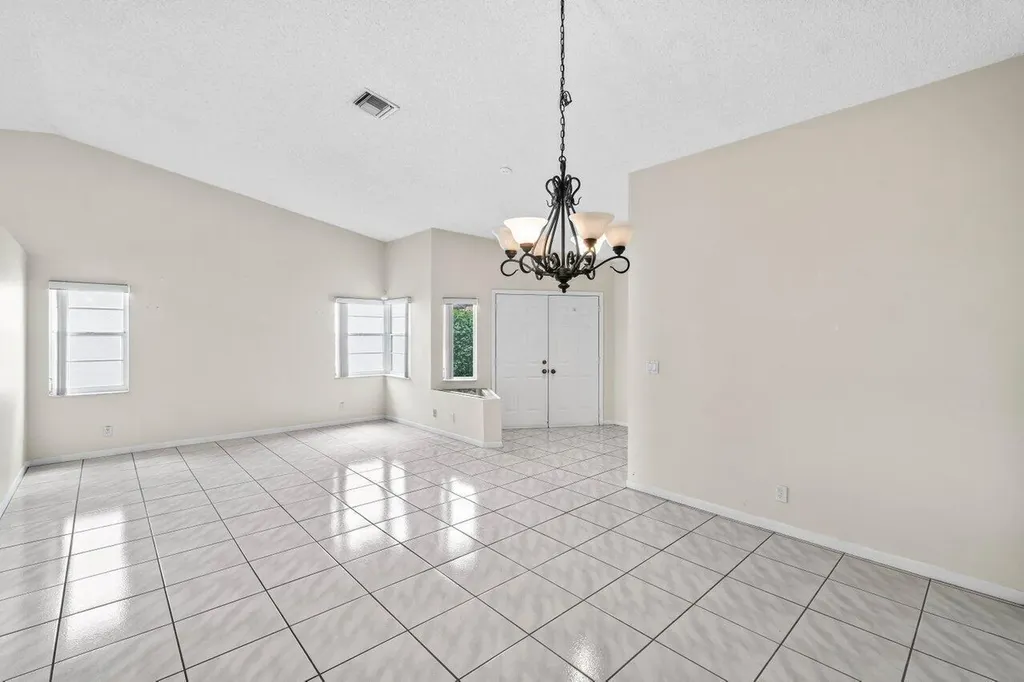 10001 Country Brook Road Boca Raton FL 33428