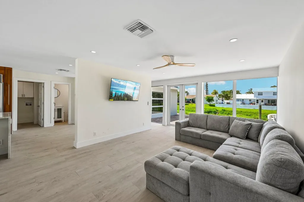 1051 SW 25th Avenue Boynton Beach FL 33426