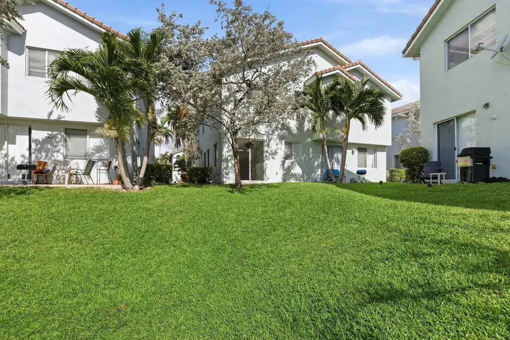 3068 Laurel Ridge Circle Riviera Beach FL 33404