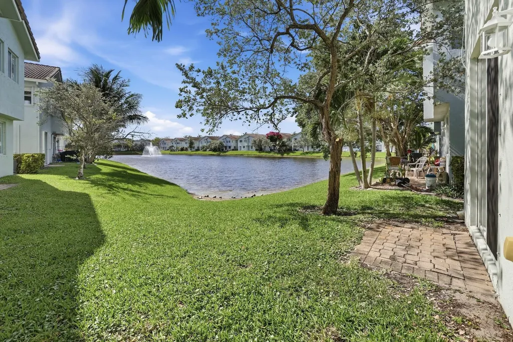 3068 Laurel Ridge Circle Riviera Beach FL 33404