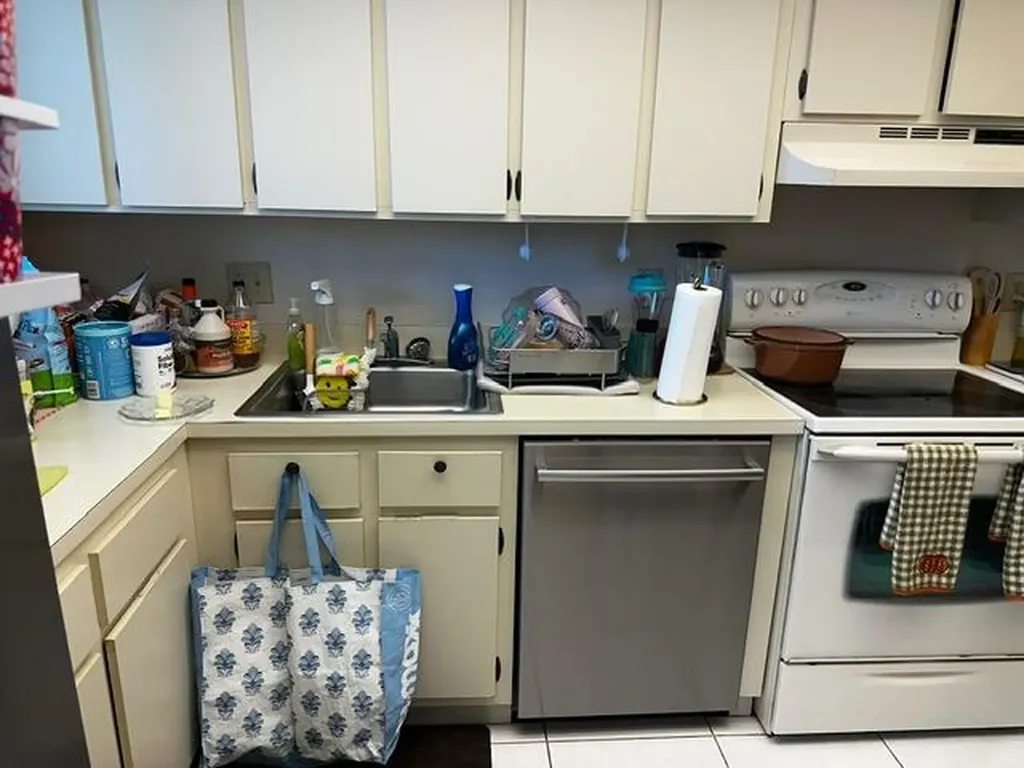 3186 Via Poinciana Greenacres FL 33467