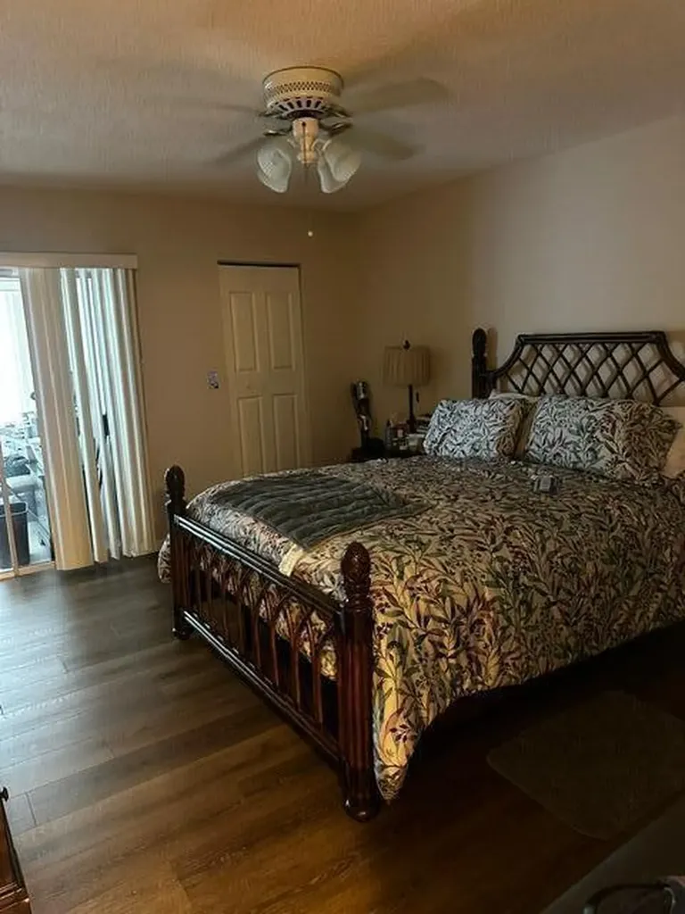 3186 Via Poinciana Greenacres FL 33467