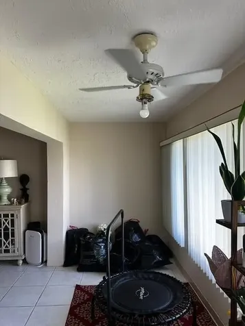 3186 Via Poinciana Greenacres FL 33467