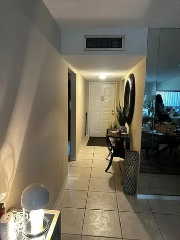 3186 Via Poinciana Greenacres FL 33467