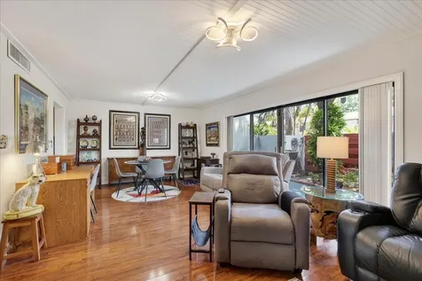 2999 Oaktree Lane Hollywood FL 33021