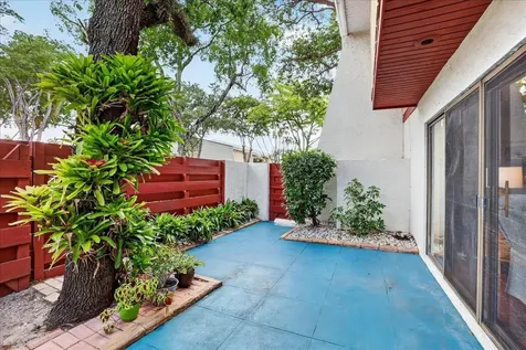 2999 Oaktree Lane Hollywood FL 33021