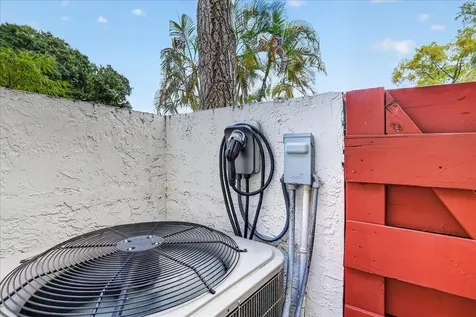 2999 Oaktree Lane Hollywood FL 33021