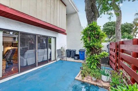 2999 Oaktree Lane Hollywood FL 33021