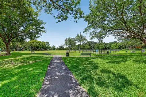 2999 Oaktree Lane Hollywood FL 33021