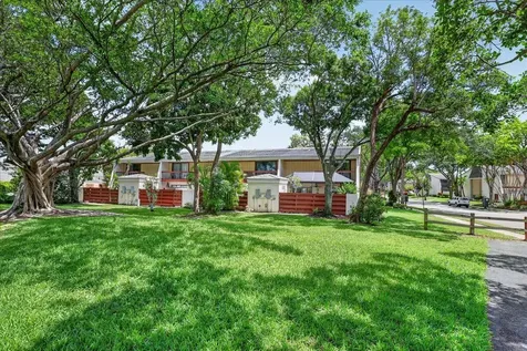 2999 Oaktree Lane Hollywood FL 33021