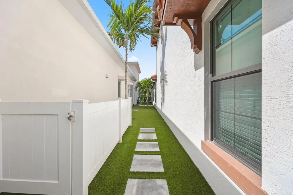 1189 Faulkner Terrace Palm Beach Gardens FL 33418
