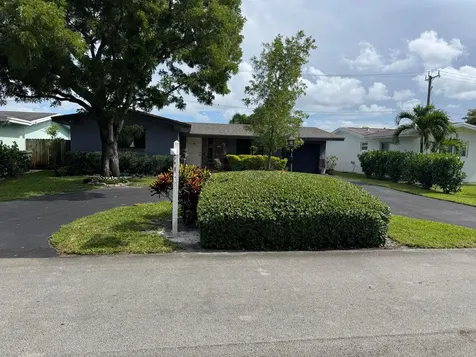 8780 NW 11th Street Pembroke Pines FL 33024