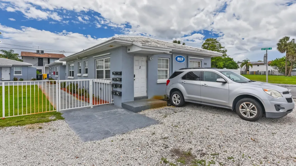 1001 S Federal Highway Lake Worth FL 33460