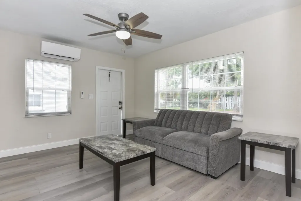 1001 S Federal Highway Lake Worth FL 33460
