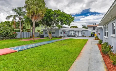 1001 S Federal Highway Boynton Beach FL 33435