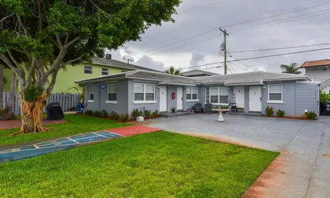 1001 S Federal Highway Boynton Beach FL 33435