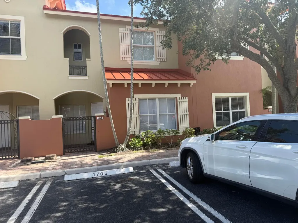 182 Lake Monterey Circle Boynton Beach FL 33426