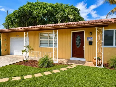 1520 N 25th Avenue Hollywood FL 33020