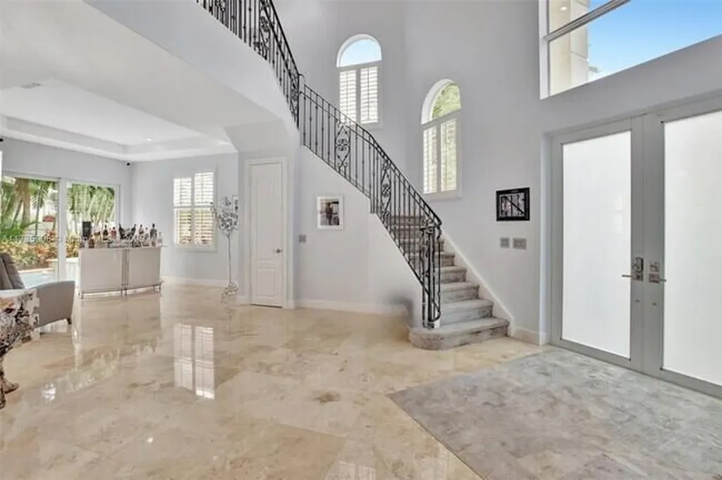 2844 NE 26th Avenue Lighthouse Point FL 33064