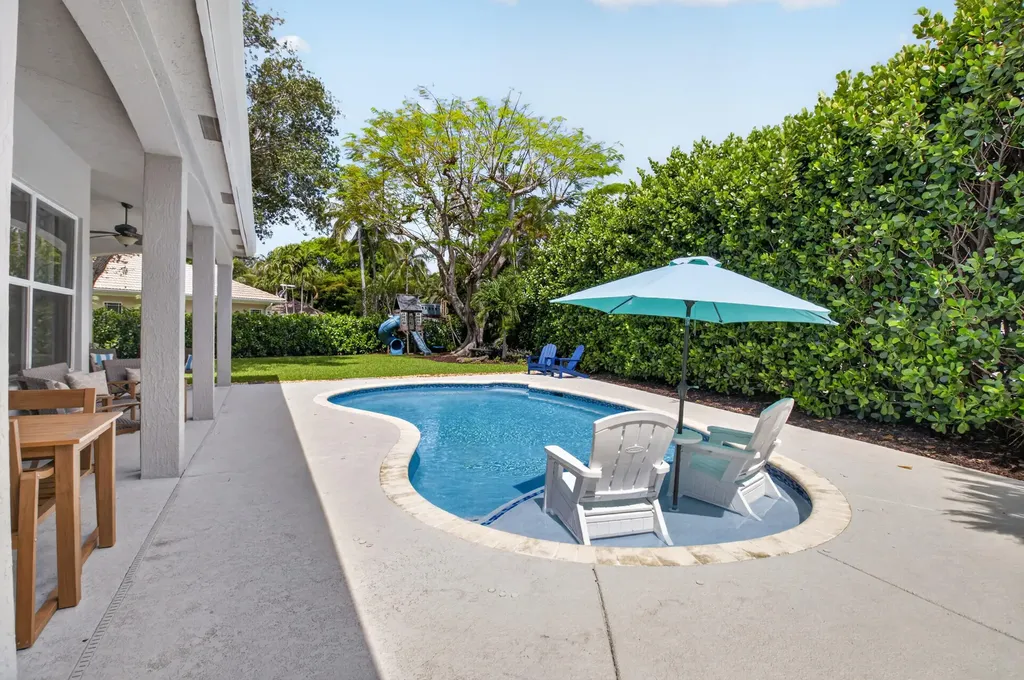 4880 Glenn Pine Lane Boynton Beach FL 33436