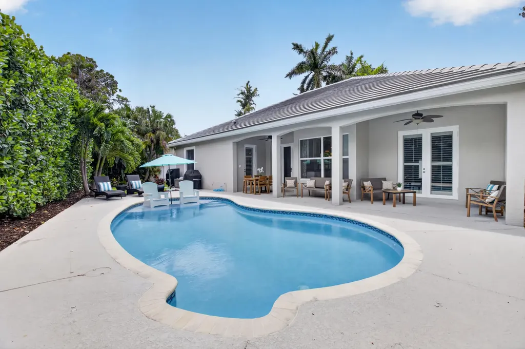 4880 Glenn Pine Lane Boynton Beach FL 33436