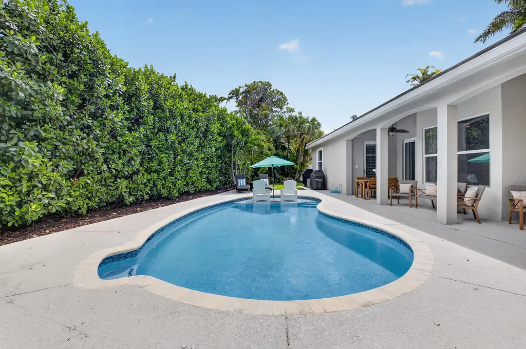4880 Glenn Pine Lane Boynton Beach FL 33436
