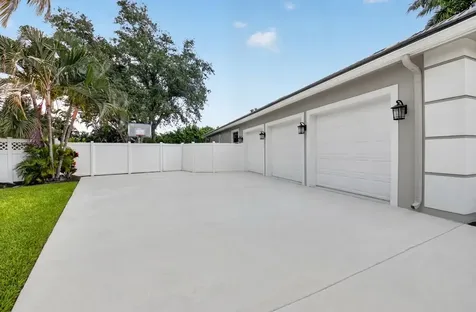 4880 Glenn Pine Lane Boynton Beach FL 33436