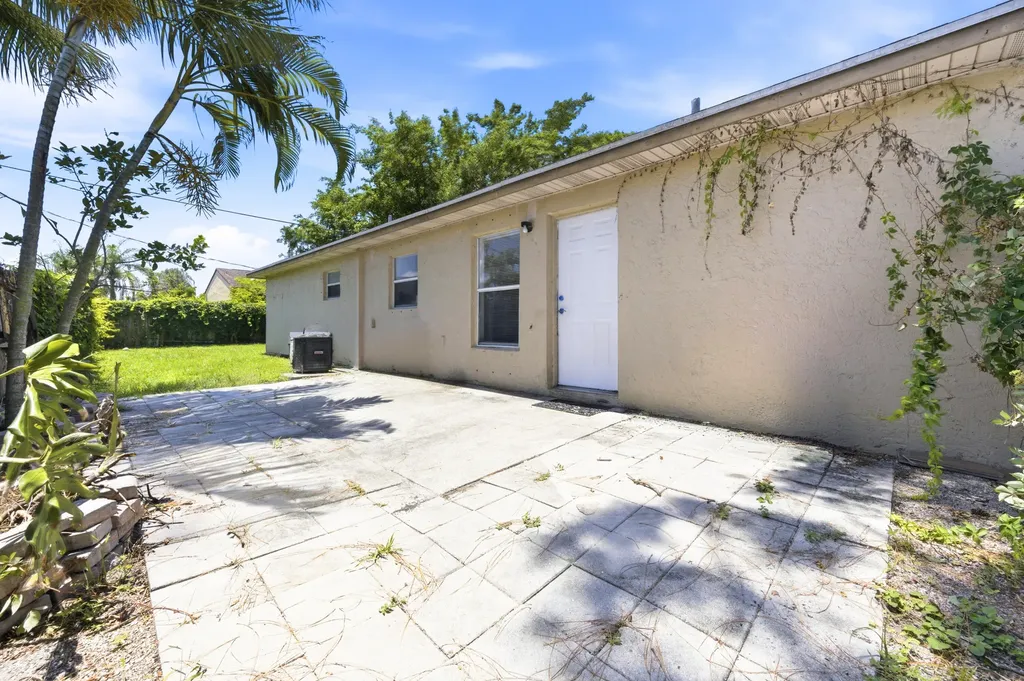 6088 Heather Street Jupiter FL 33458