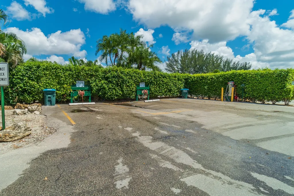 8911 S Hollybrook Boulevard Pembroke Pines FL 33025